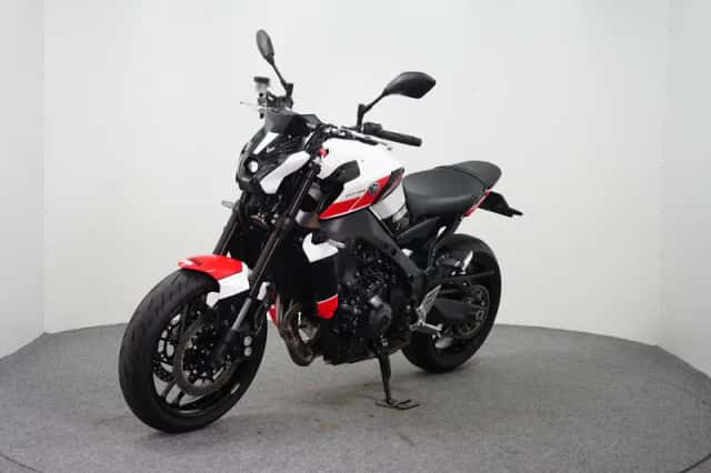 Yamaha MT-09 (2023) thumbnail 4