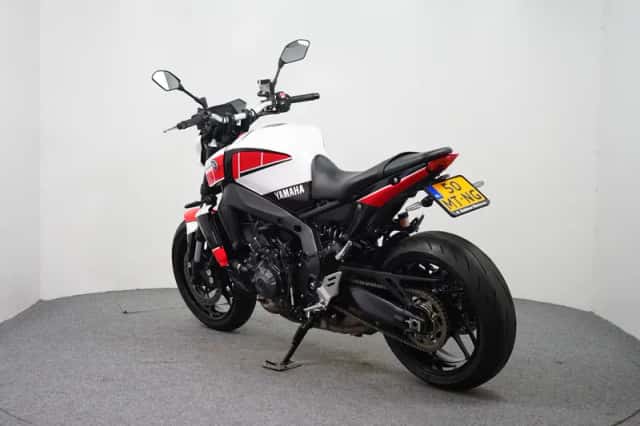 Yamaha MT-09 (2023) thumbnail 6