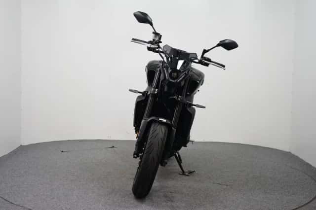 Yamaha MT-09 (2023) thumbnail 3