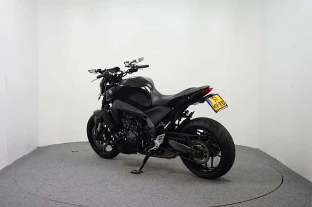 Yamaha MT-09 (2023) thumbnail 6