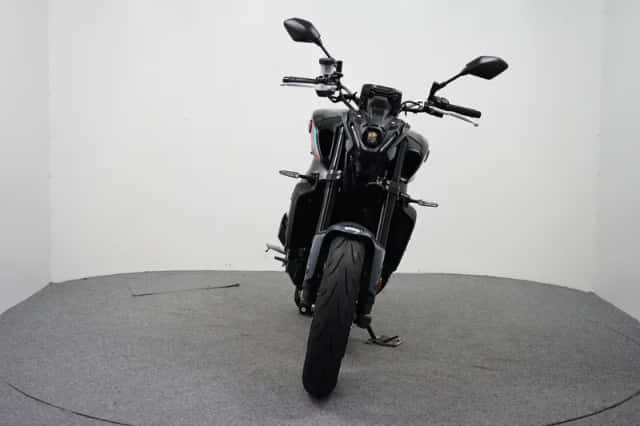 Yamaha MT-09 (2024) thumbnail 3
