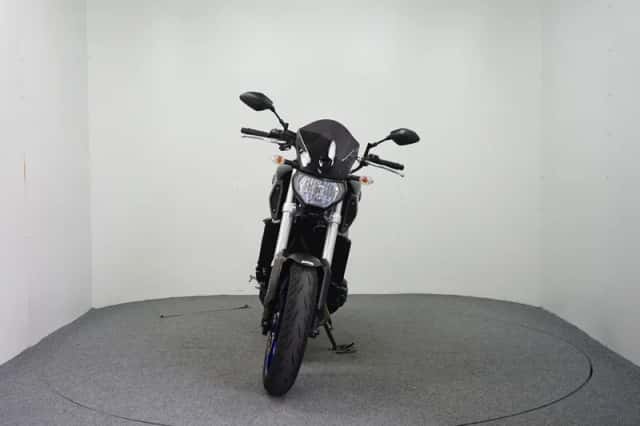 Yamaha MT-09 (2014) thumbnail 3