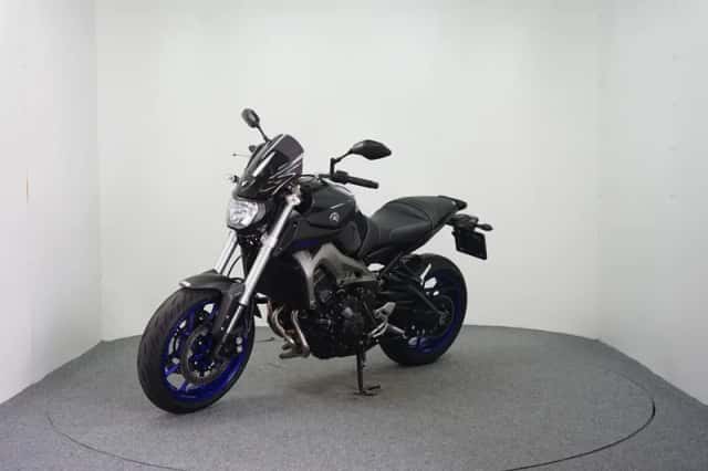 Yamaha MT-09 (2014) thumbnail 4
