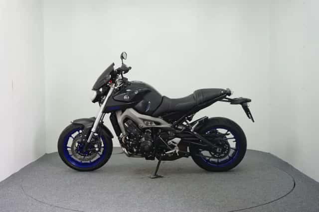 Yamaha MT-09 (2014) thumbnail 5