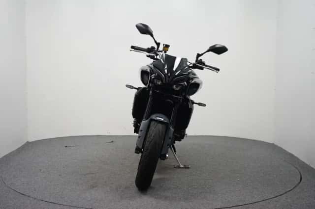Yamaha MT-10 (2024) thumbnail 3