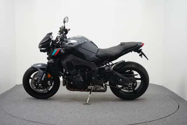 Yamaha MT-10 (2024) thumbnail 5