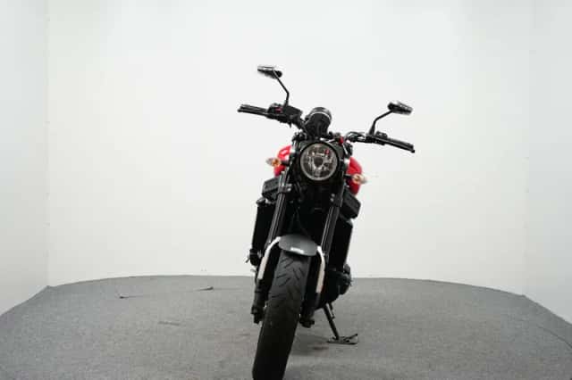 Yamaha XSR900 (2018) thumbnail 3