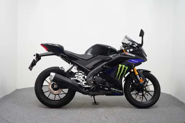 Yamaha YZF-R1 (2010) thumbnail 6
