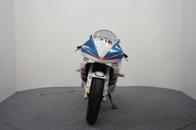 Yamaha YZF-R1 (2001) thumbnail 3