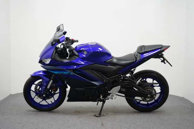 Yamaha YZF-R3 (2024) thumbnail 5