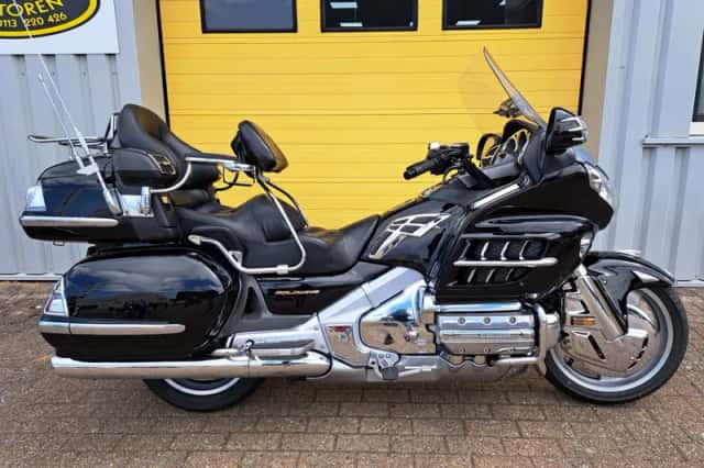 Honda GL 1800 Goldwing (2001) thumbnail 2