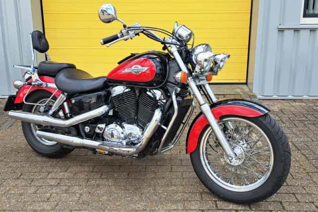 Honda VT 1100 (1995) thumbnail 1