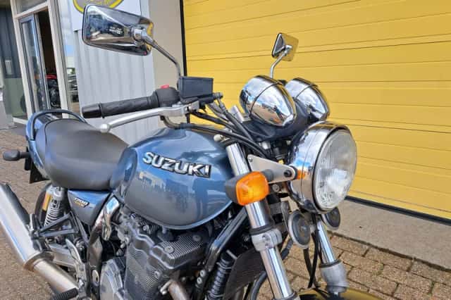 Suzuki GSX 1200 (2001) thumbnail 5