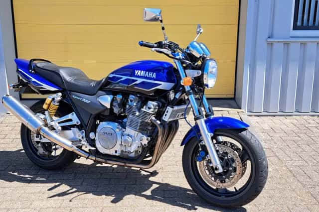 Yamaha XJR 1300 SP (2000) thumbnail 1