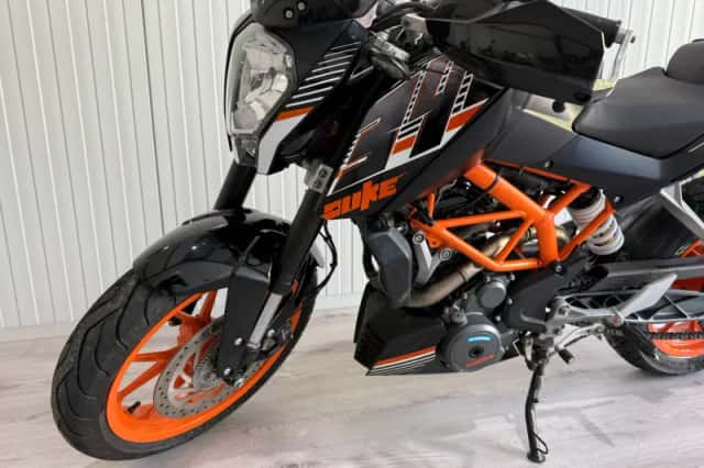 KTM Duke 390 (2016) thumbnail 3