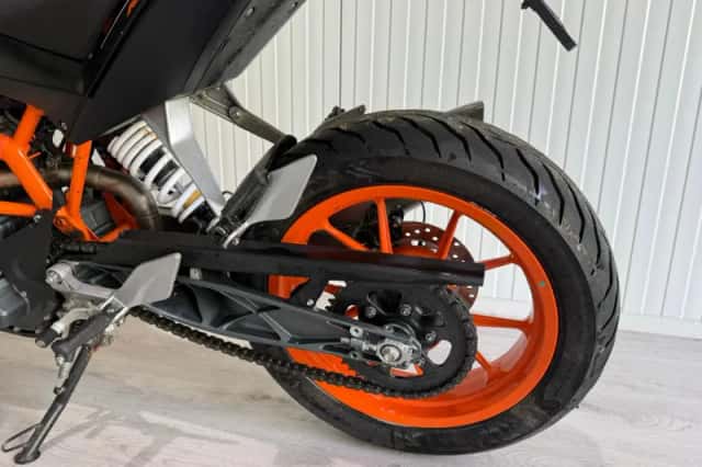KTM Duke 390 (2016) thumbnail 5
