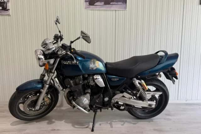 Suzuki GSX 1200 (1999) thumbnail 1