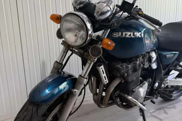 Suzuki GSX 1200 (1999) thumbnail 3