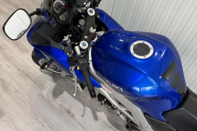 Suzuki SV 1000 S (2004) thumbnail 3