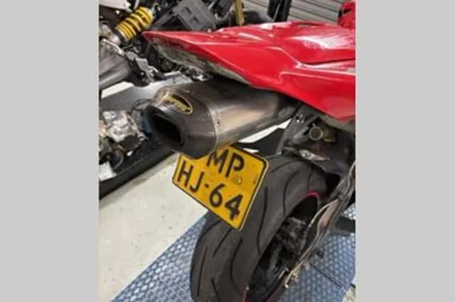 Honda CBR1000RR (2006) thumbnail 2