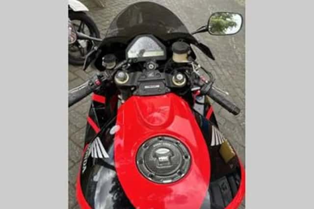 Honda CBR1000RR (2006) thumbnail 3