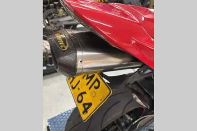 Honda CBR1000RR (2006) thumbnail 3