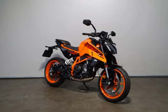 KTM 390 Duke (2025) thumbnail 2