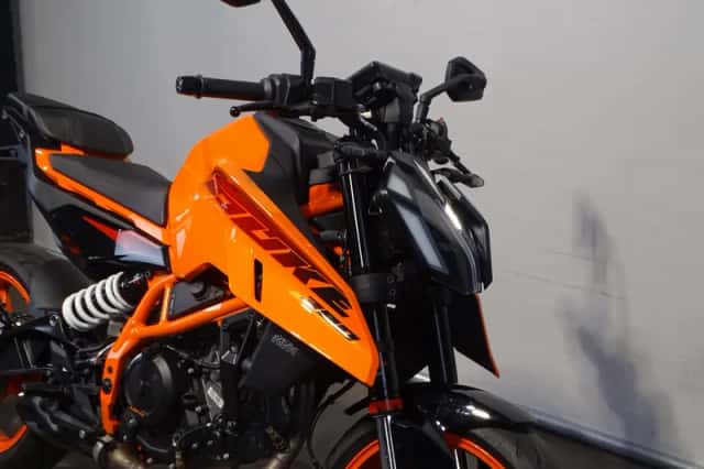 KTM 390 Duke (2025) thumbnail 4