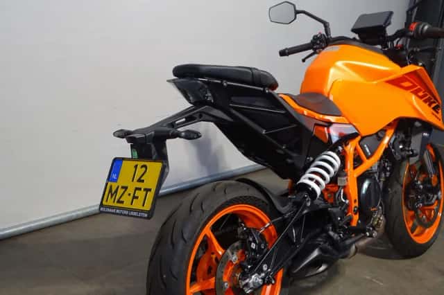 KTM 390 Duke (2025) thumbnail 5