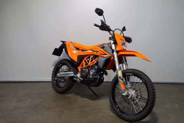 KTM 690 Enduro R (2024) thumbnail 2