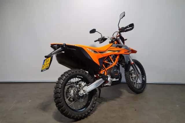 KTM 690 Enduro R (2024) thumbnail 3