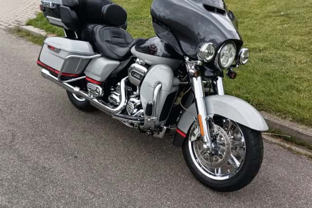 Harley-Davidson Ultra Limited 110 (2014) thumbnail 2
