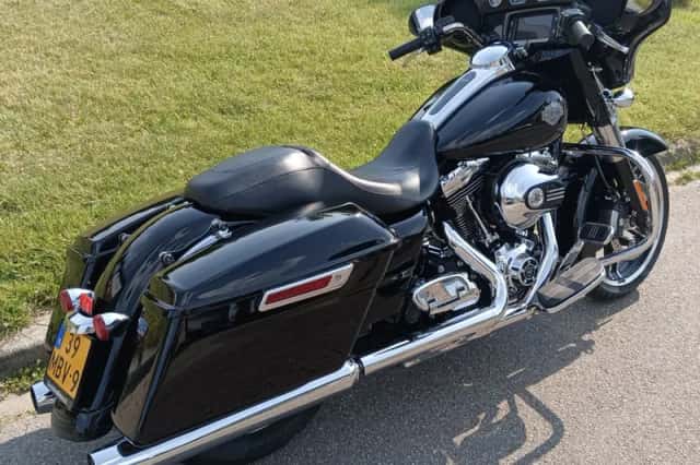 Harley-Davidson Street Glide 103 (2016) thumbnail 4