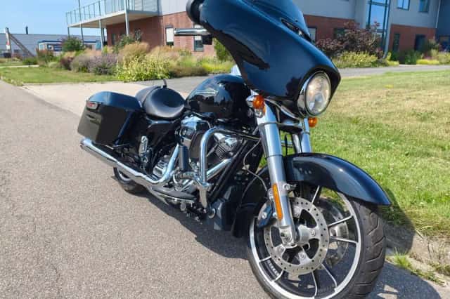 Harley-Davidson Street Glide (2023) thumbnail 2