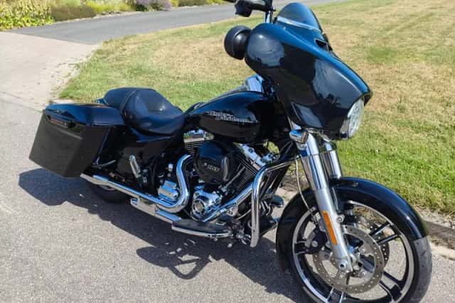 Harley-Davidson bagger Air-ride (2016) thumbnail 2