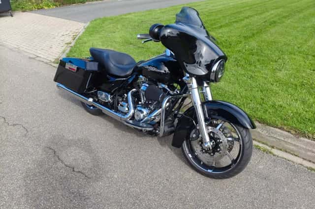Harley-Davidson Street Glide 103 (2013) thumbnail 2