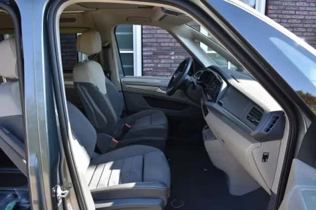 Volkswagen California (2025) thumbnail 4