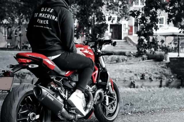 Ducati Monster 1200 S (2017) thumbnail 2