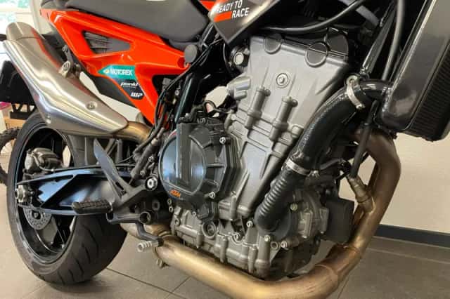 KTM 890 Duke GP (2023) thumbnail 5