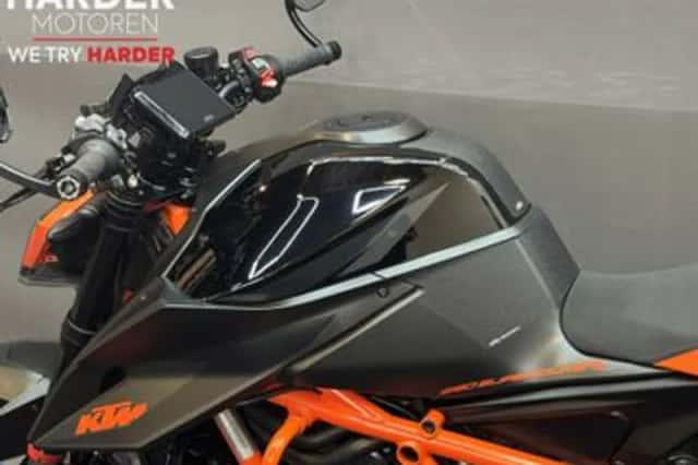 KTM 1290 Super Duke R (2021) thumbnail 6
