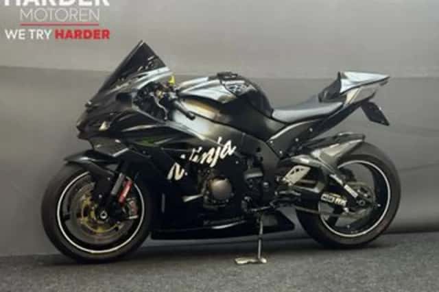 Kawasaki ZX-10R (2016) thumbnail 5