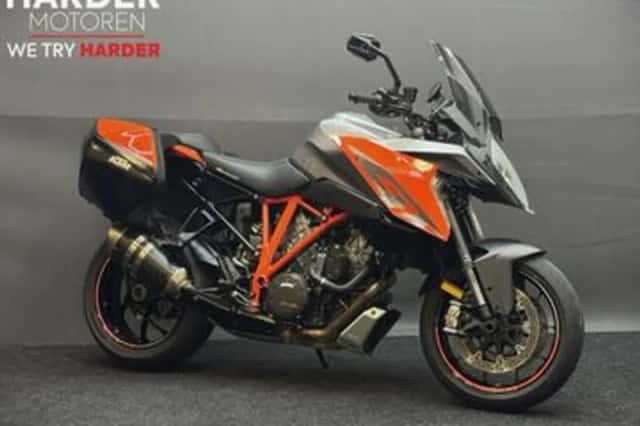 KTM 1290 Super Duke (2016) thumbnail 1