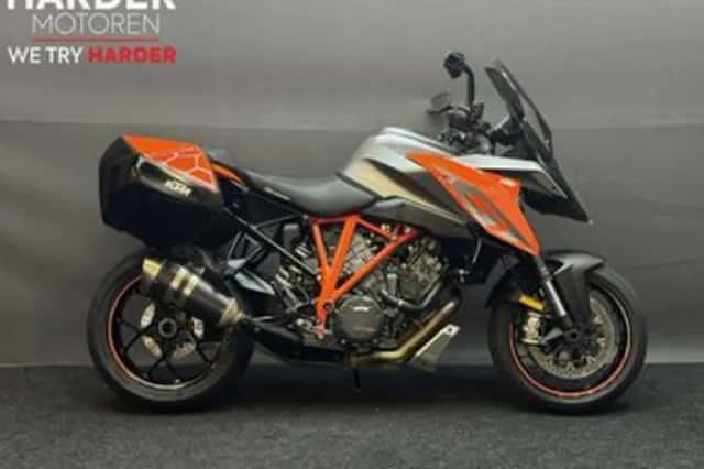 KTM 1290 Super Duke (2016) thumbnail 2