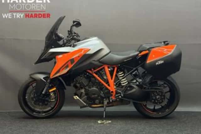 KTM 1290 Super Duke (2016) thumbnail 4