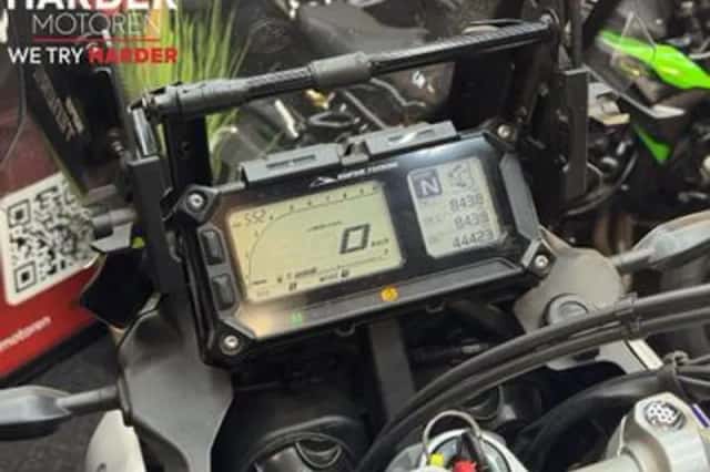 Yamaha XT 1200 Z Super Tenere (2016) thumbnail 2