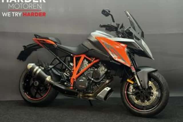 KTM 1290 Super Duke GT (2018) thumbnail 1