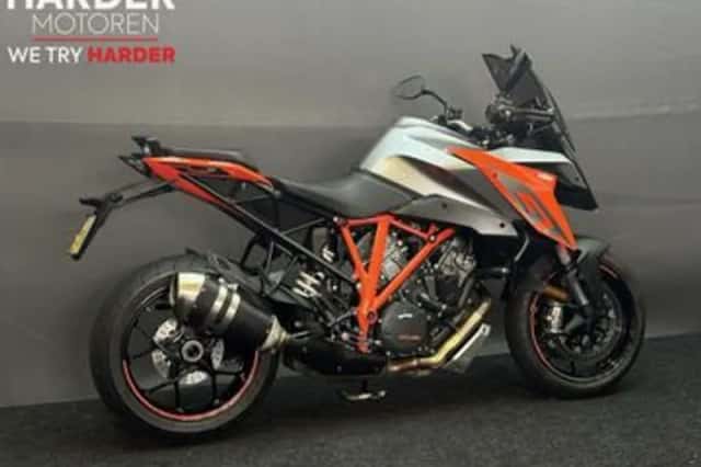 KTM 1290 Super Duke GT (2018) thumbnail 3