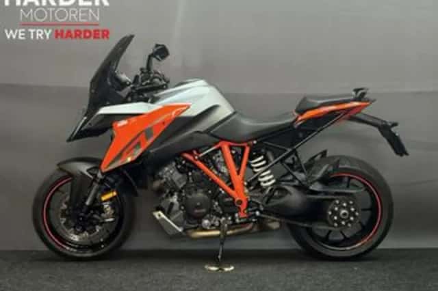 KTM 1290 Super Duke GT (2018) thumbnail 4