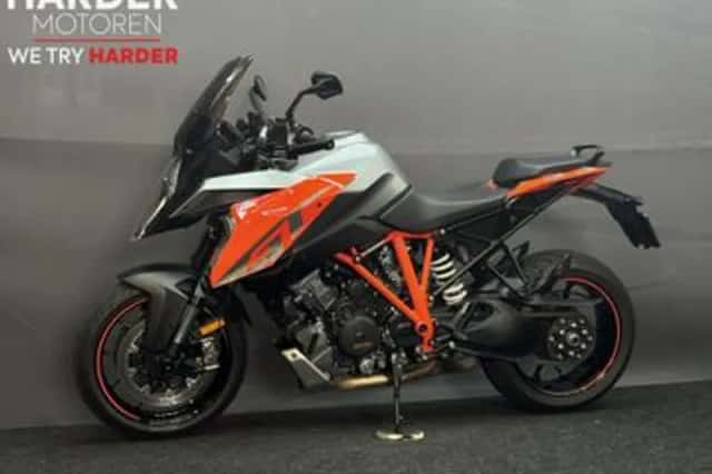 KTM 1290 Super Duke GT (2018) thumbnail 5