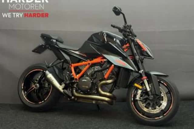 KTM 1290 Super Duke R (2021) thumbnail 1